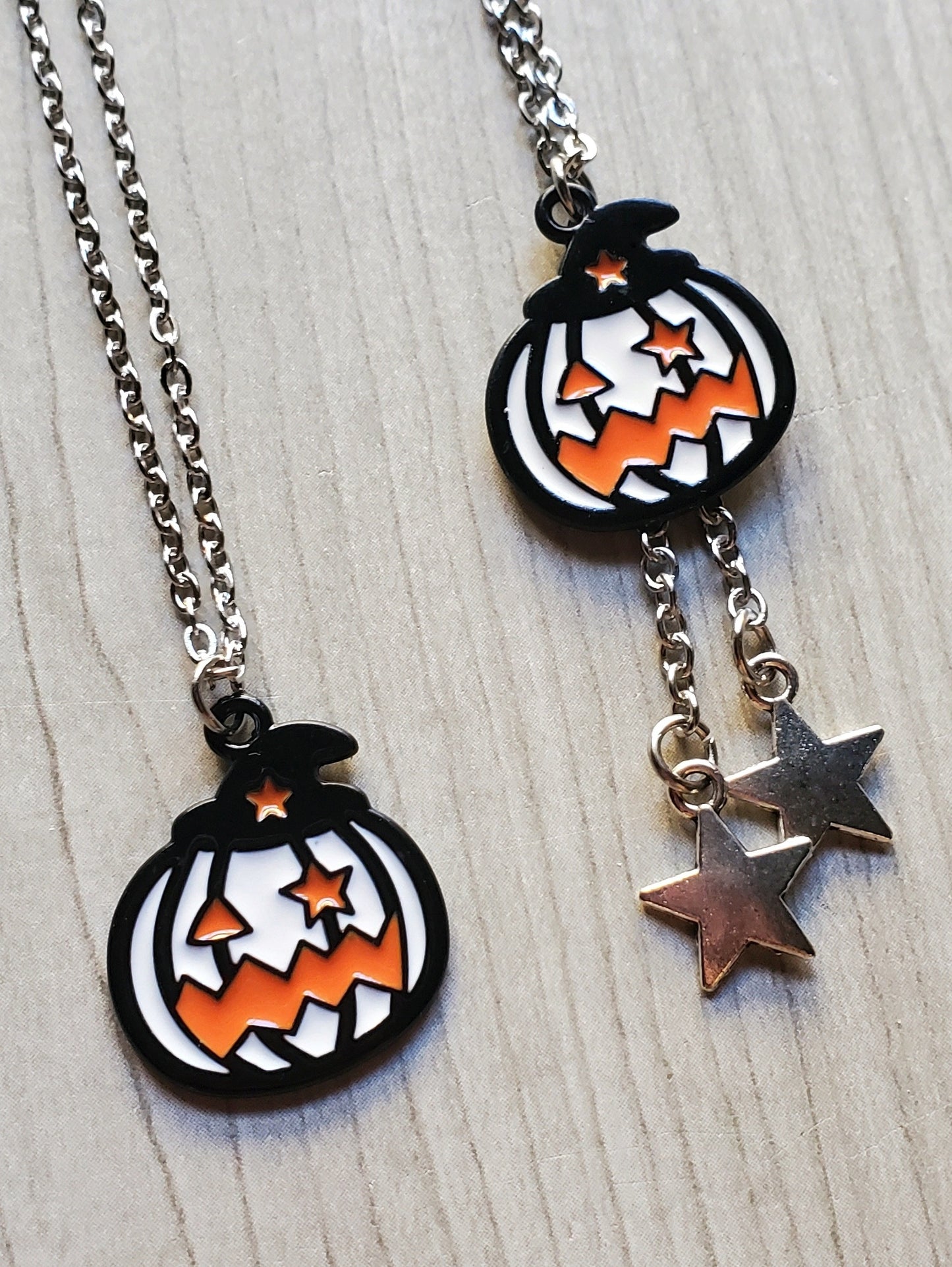 Star Eye Jackolantern Necklaces (White)