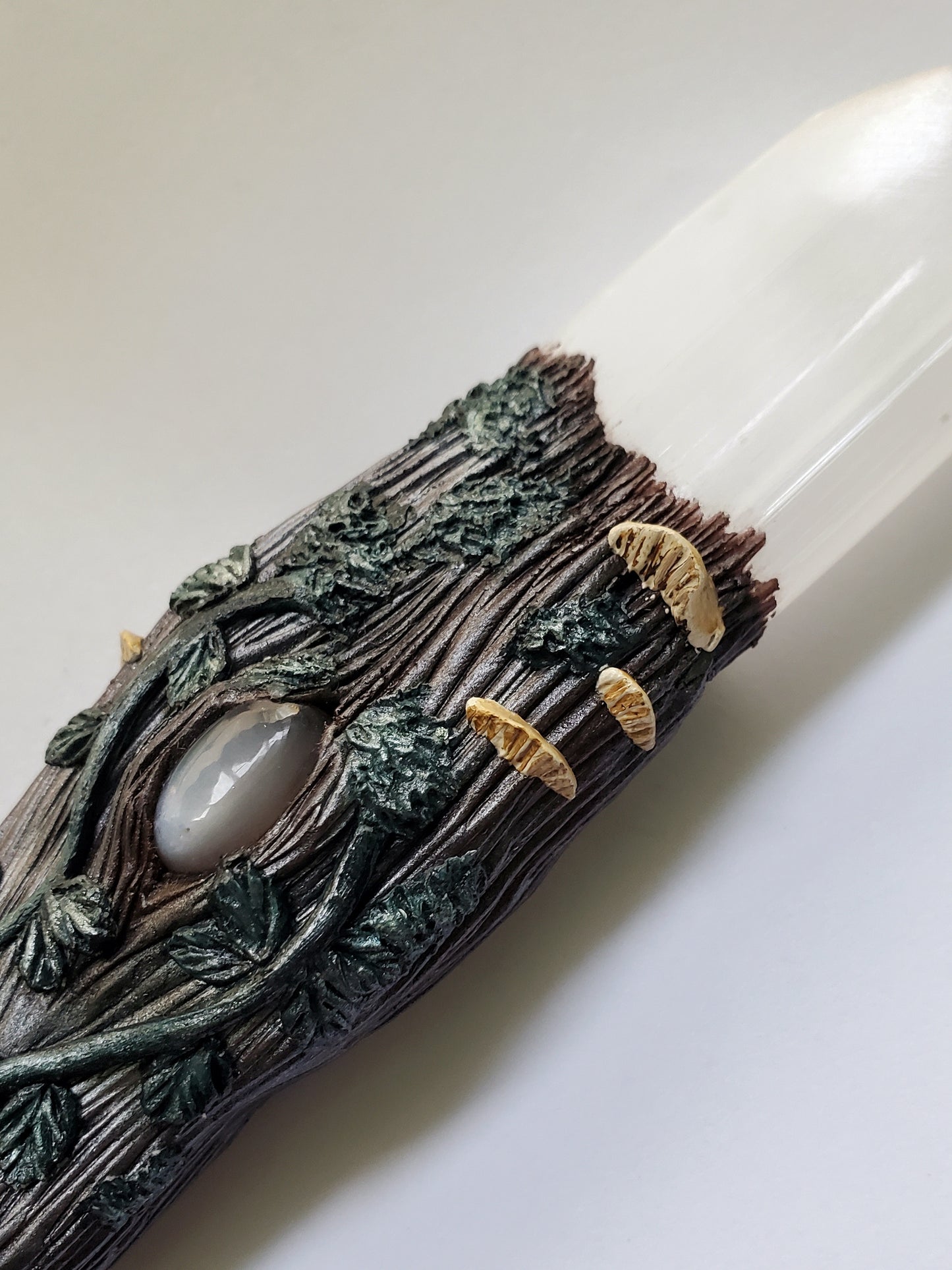 close up of top of handle and blade