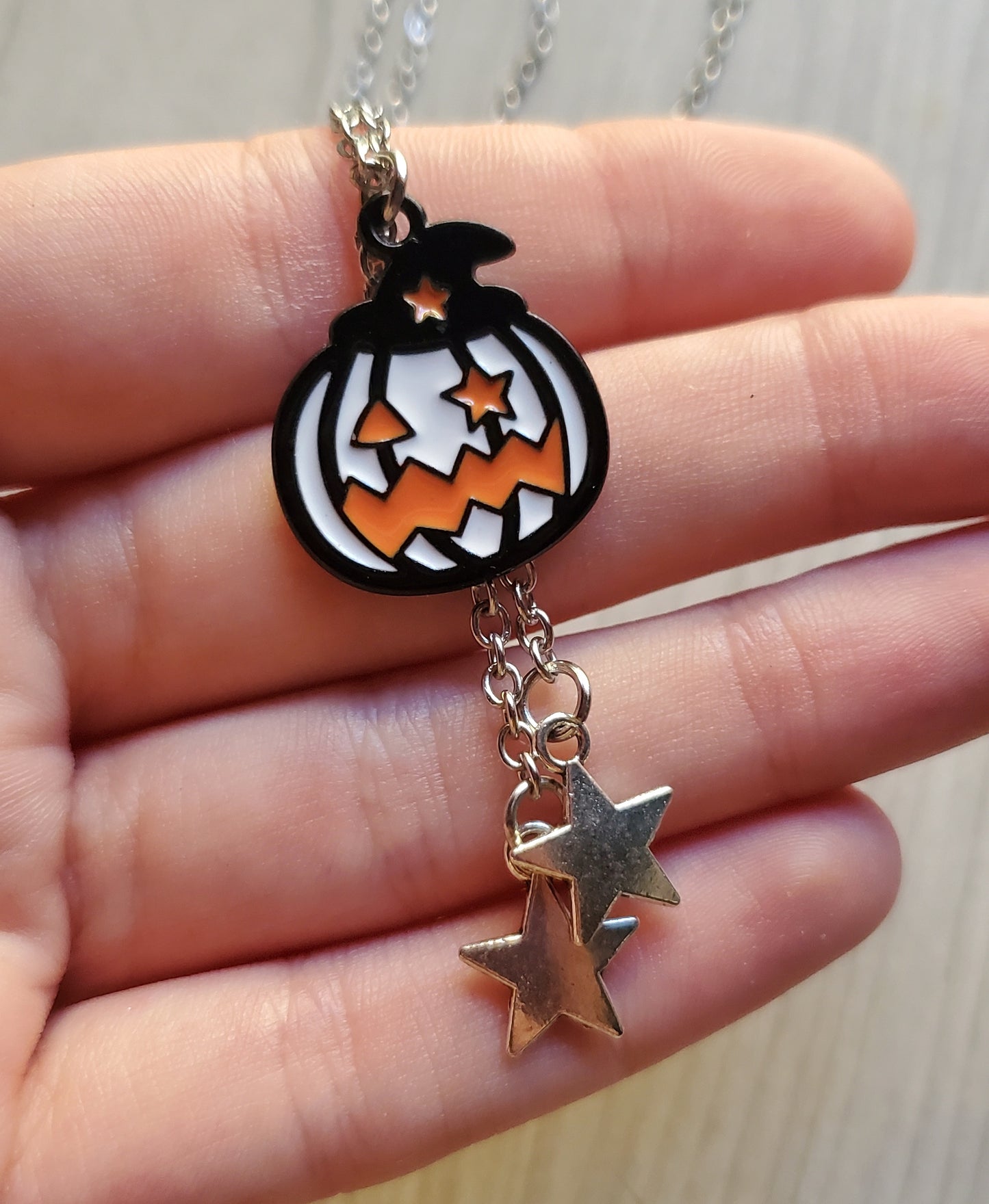 Star Eye Jackolantern Necklaces (White)