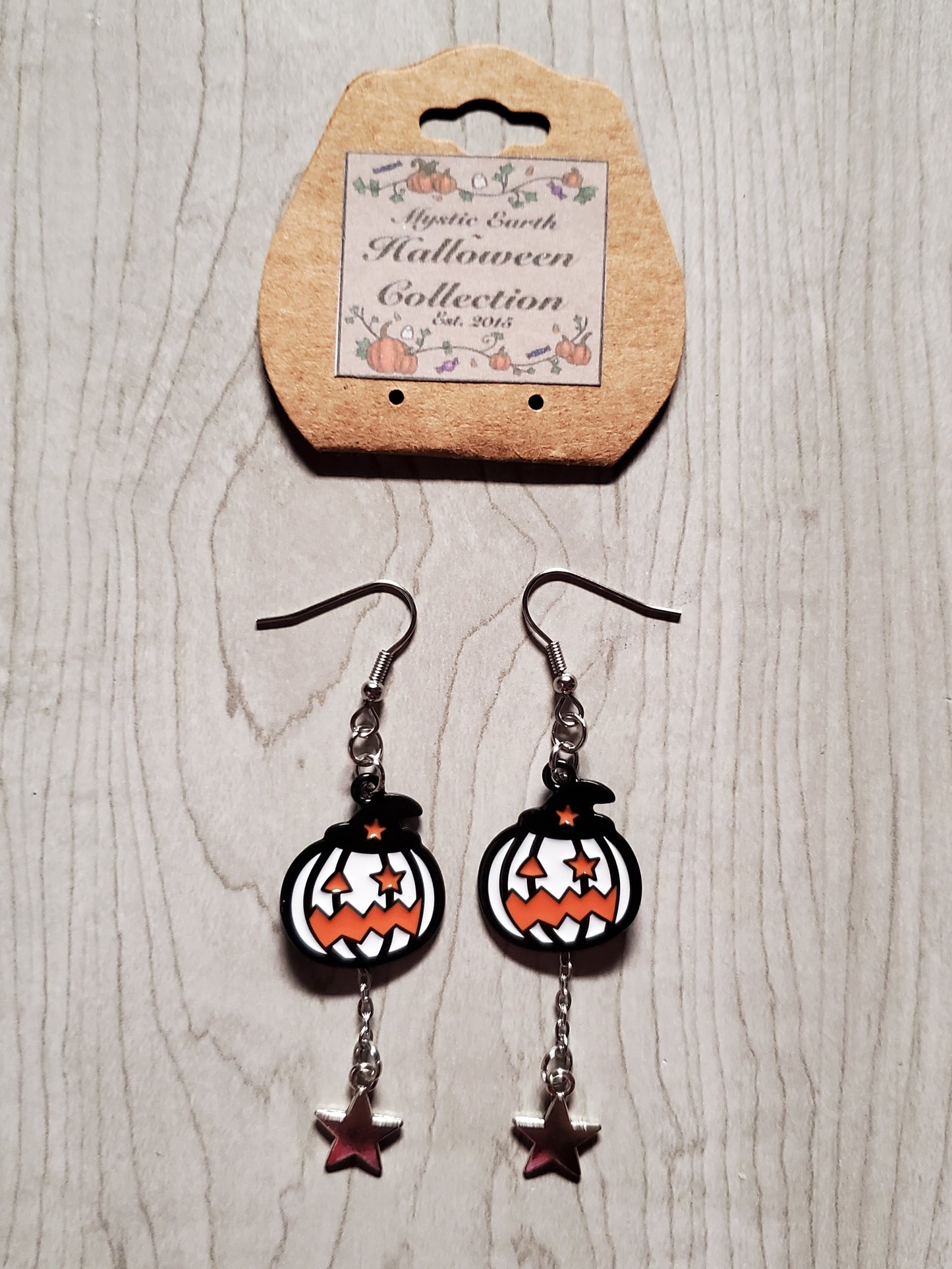 Star Eye Jackolantern Earrings (White & Orange)