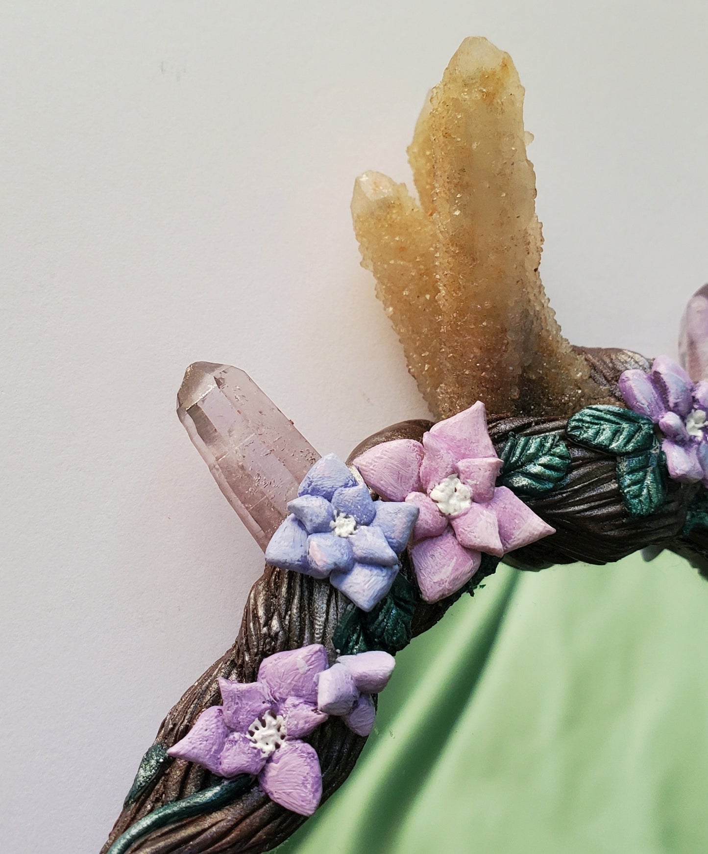 Spirit Quartz Crystal Magic Mirror (Sculpture)