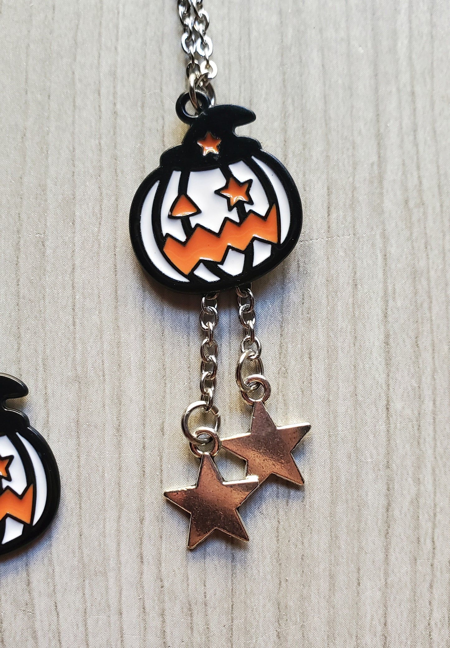 Star Eye Jackolantern Necklaces (White)