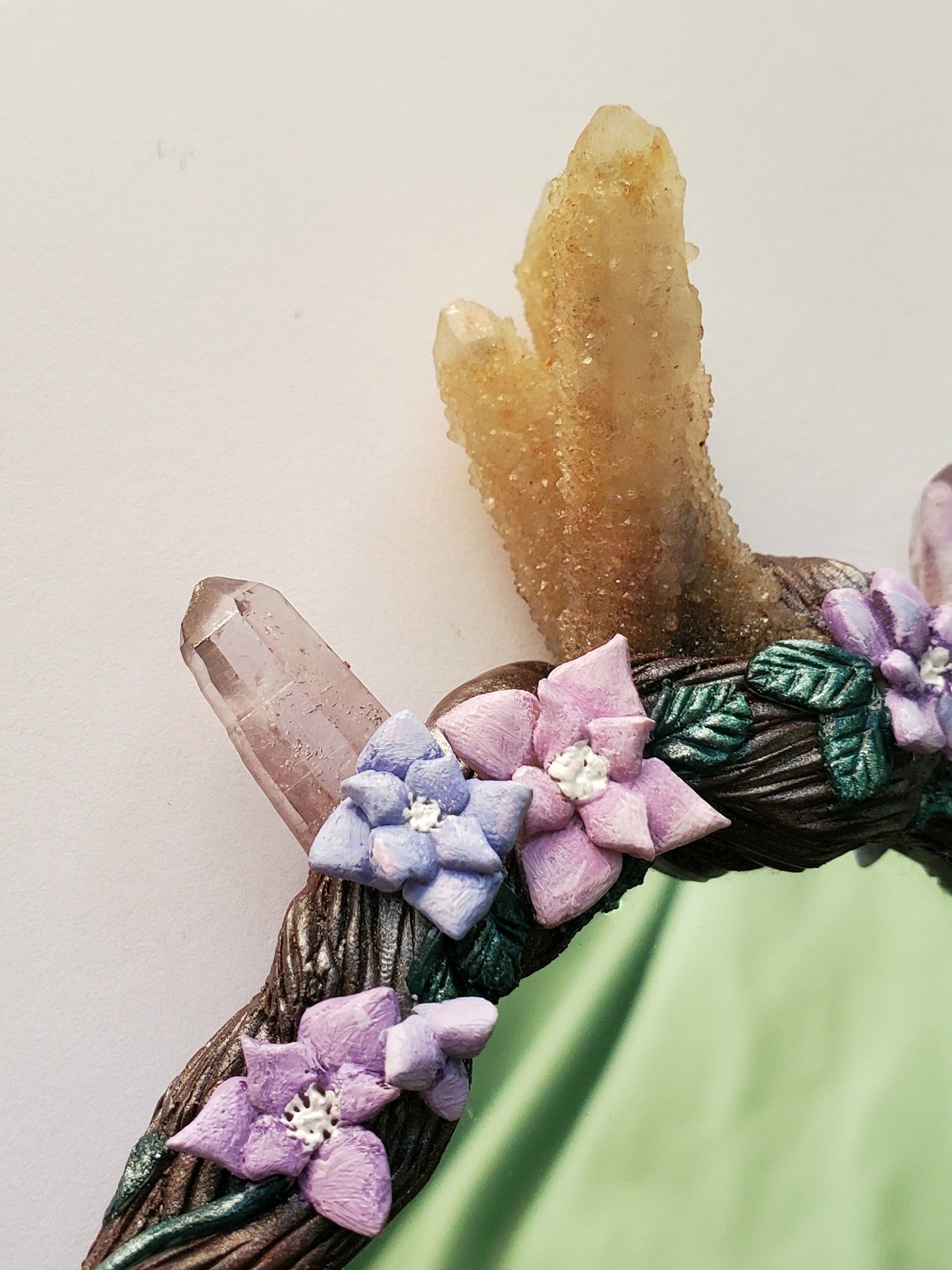 Spirit Quartz Crystal Magic Mirror (Sculpture)