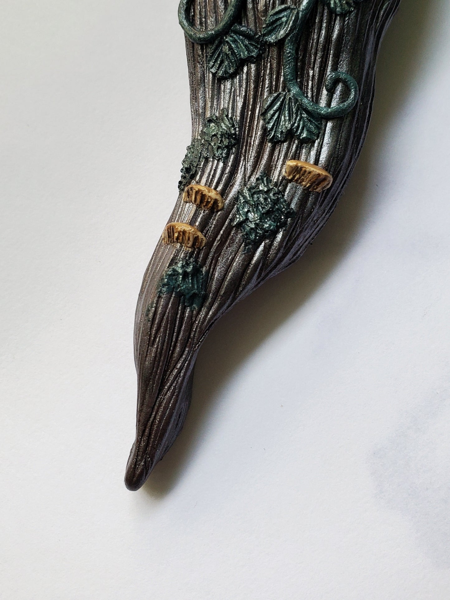 close up of tip of handle