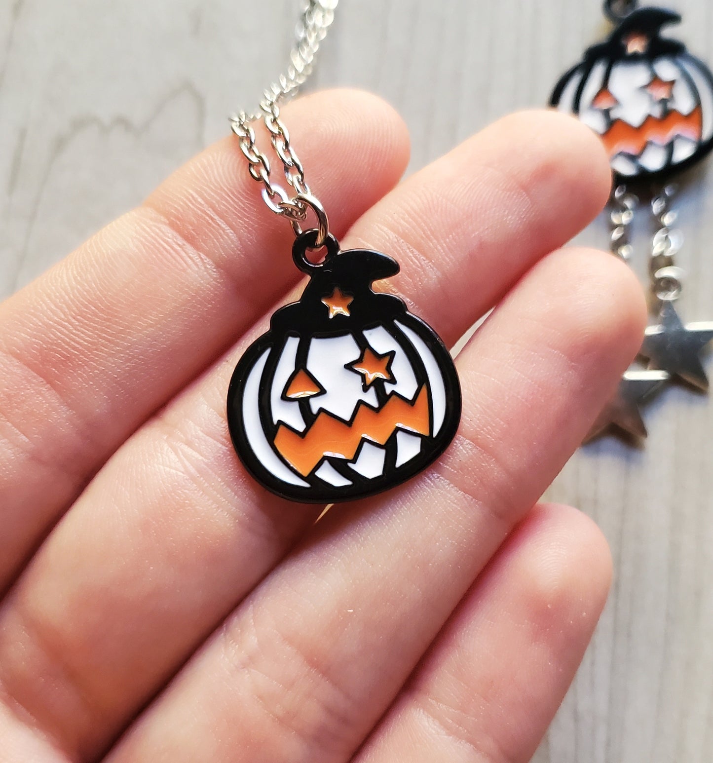 Star Eye Jackolantern Necklaces (White)