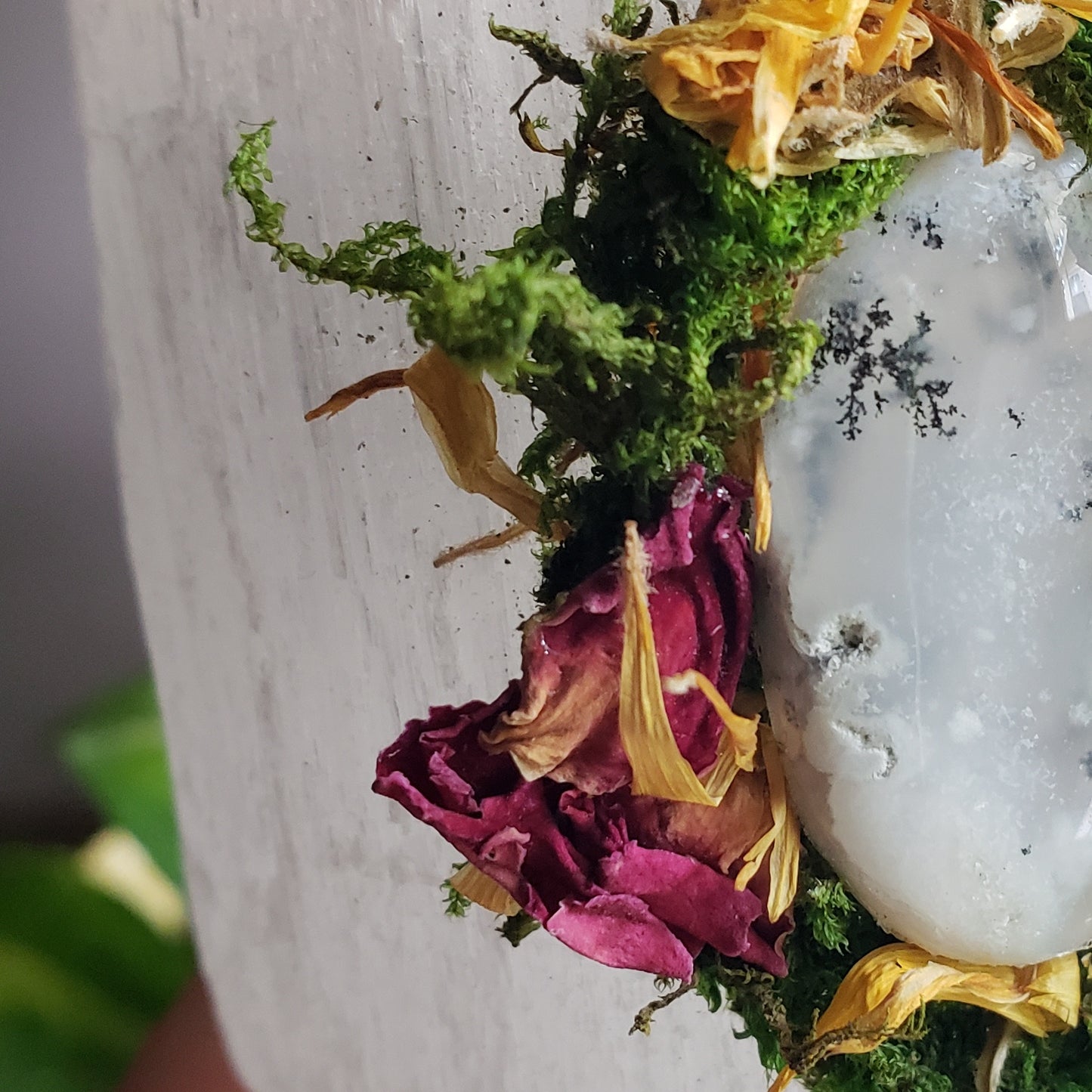 Floral Selenite Crystal Tealight Holder With Dendritic Opal