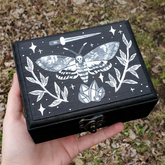 Deaths Head Hawkmoth Box