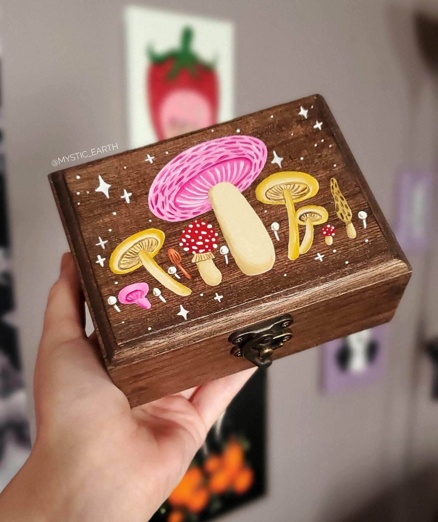 Wrinkled Peach Mushroom Hidden Gem Box