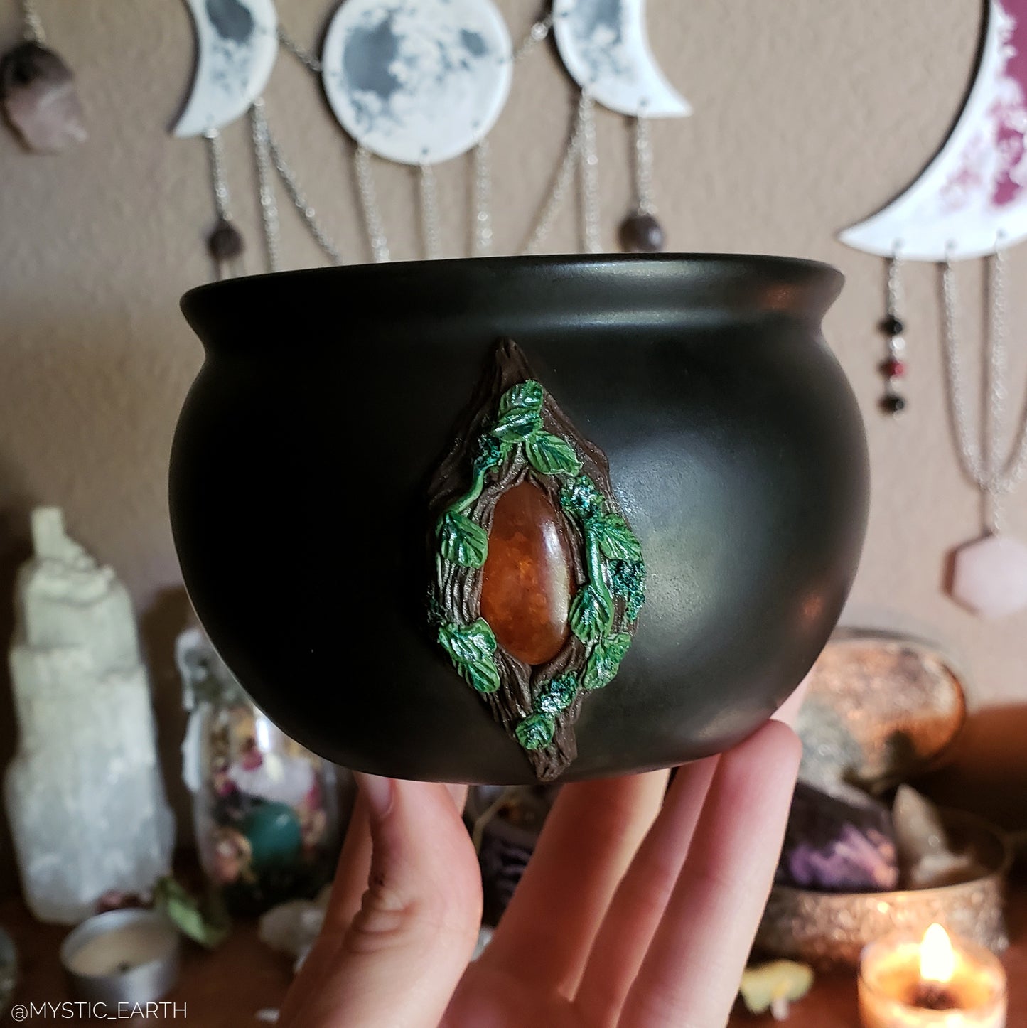 Amber Crystal Cauldron