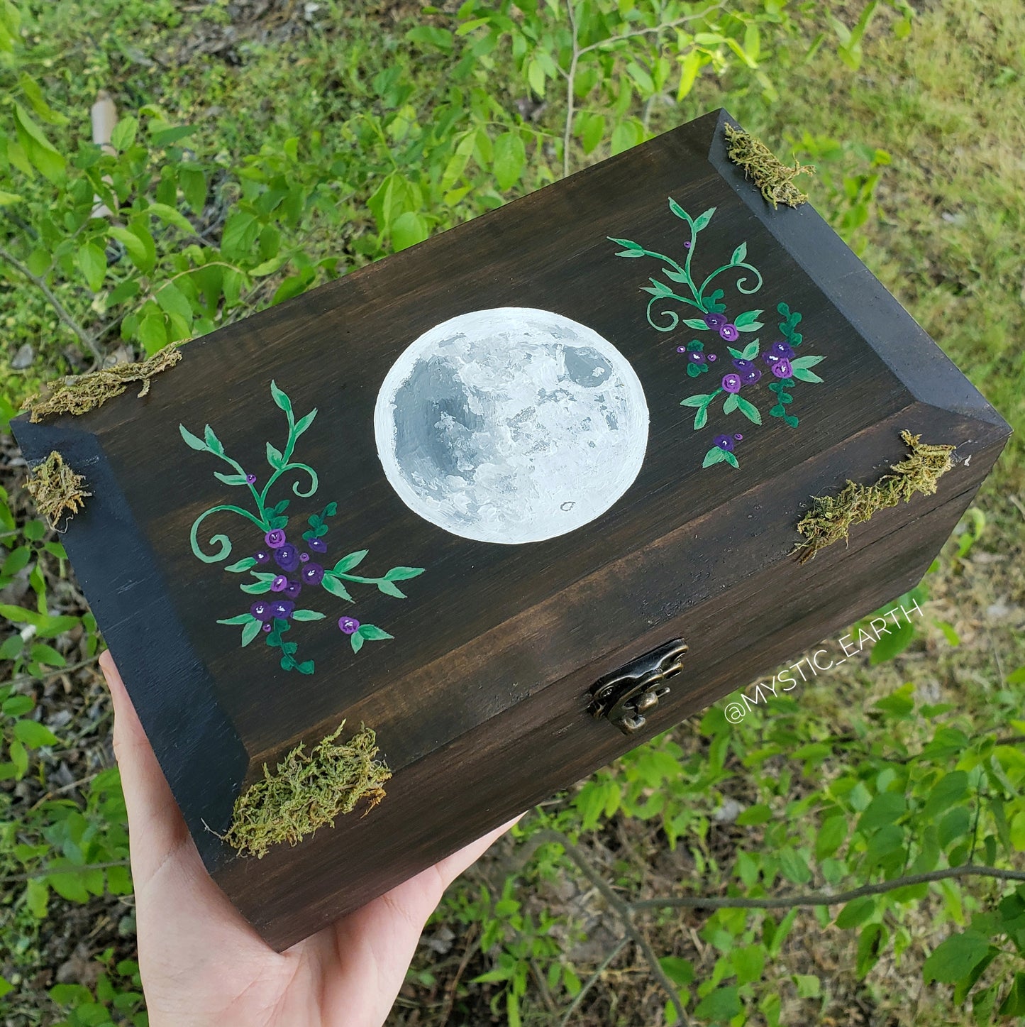 Full Moon Hidden Gem Box
