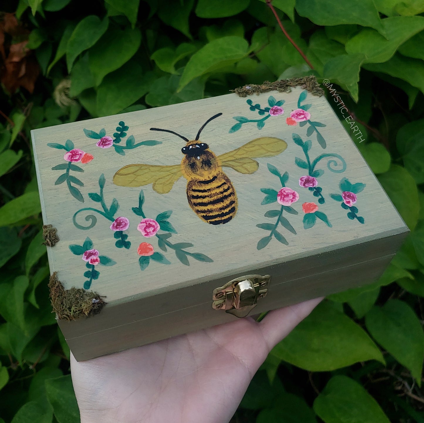 Honeybee Hidden Gem Box